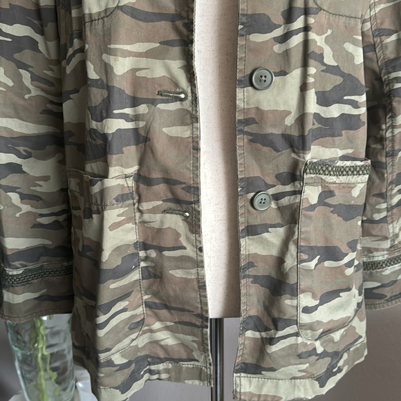 Caslon camouflaged print shirt jacket - Picture 3 of 8